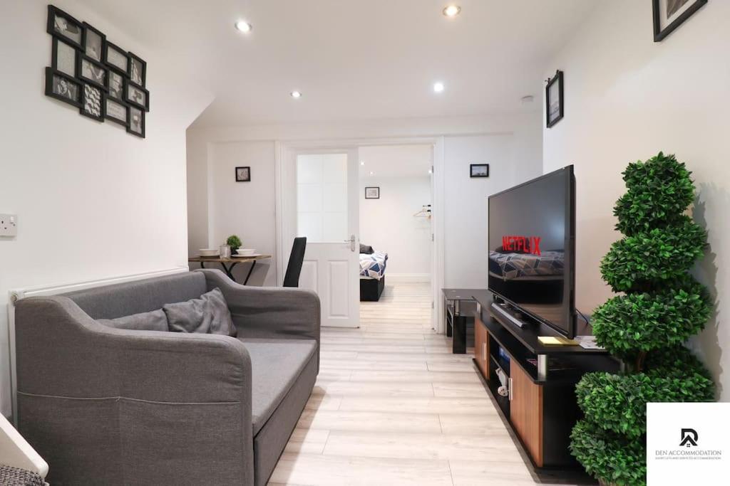 Den Accommodation & Short Lets Greenwich London - 3 Bed House Exterior photo