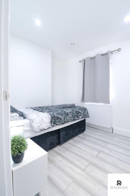 Den Accommodation & Short Lets Greenwich London - 3 Bed House Exterior photo