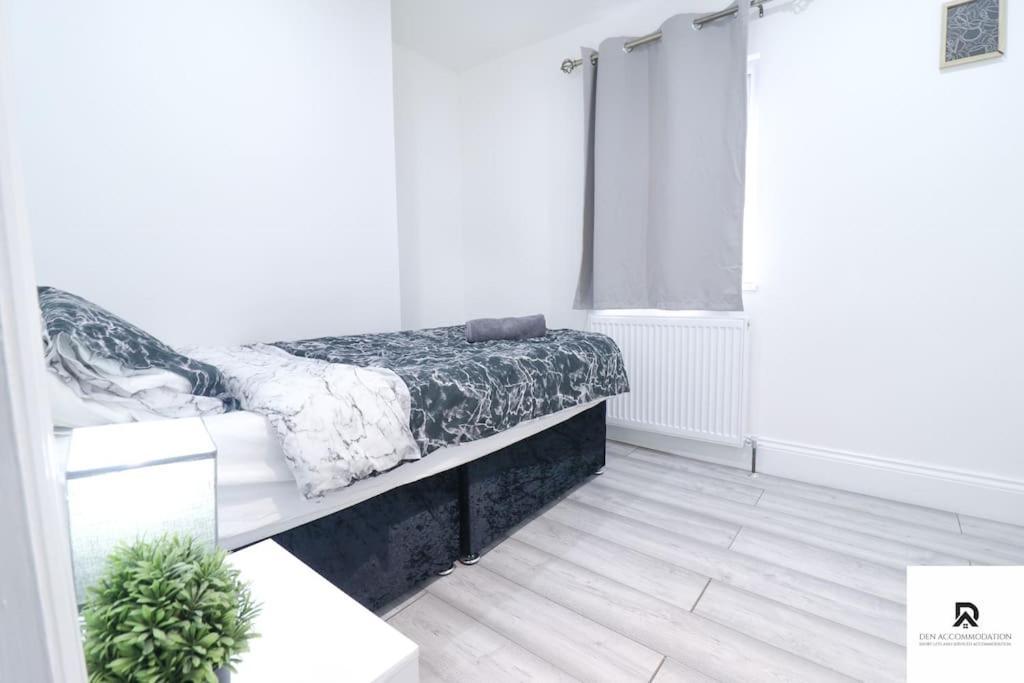 Den Accommodation & Short Lets Greenwich London - 3 Bed House Exterior photo