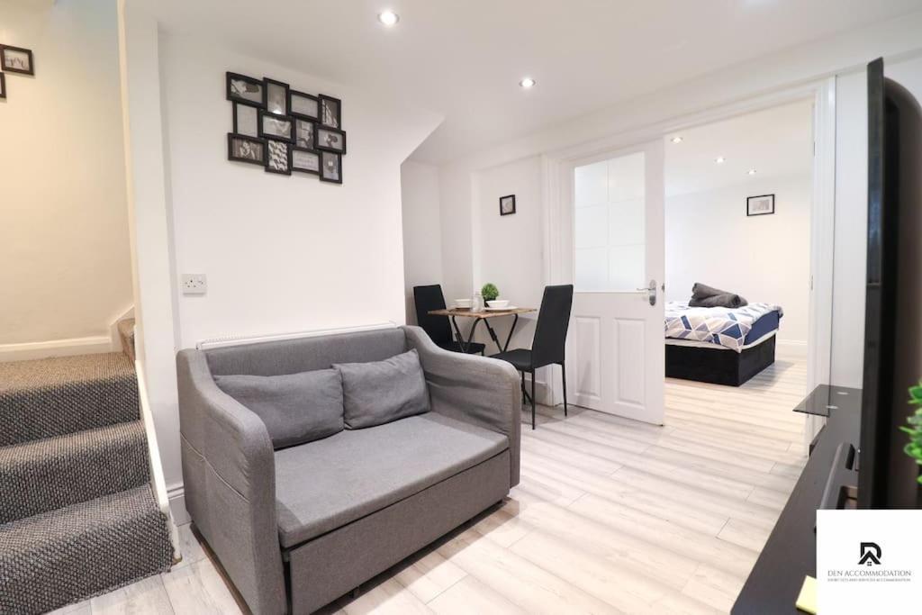 Den Accommodation & Short Lets Greenwich London - 3 Bed House Exterior photo